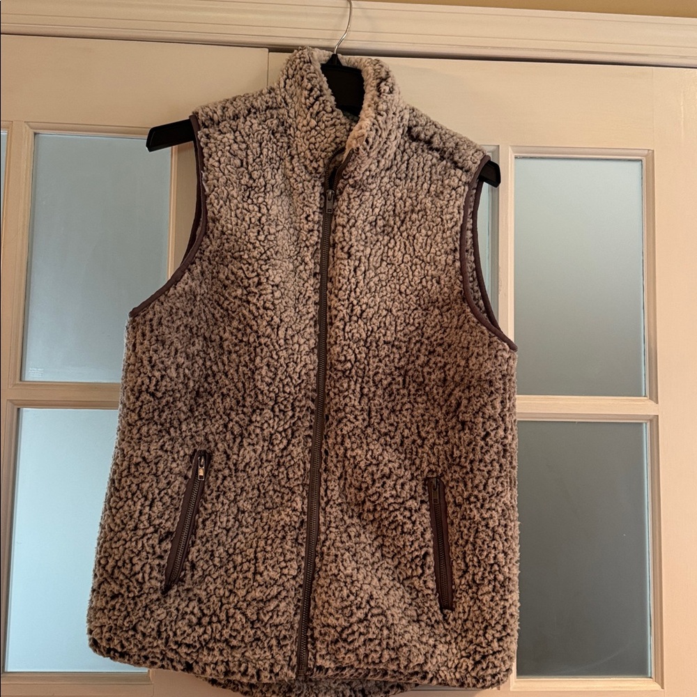 Thread & Supply Cozy Gray Sherpa Vest